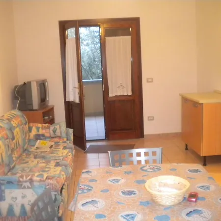 Le In Collina - San Teodoro * Lu Lioni